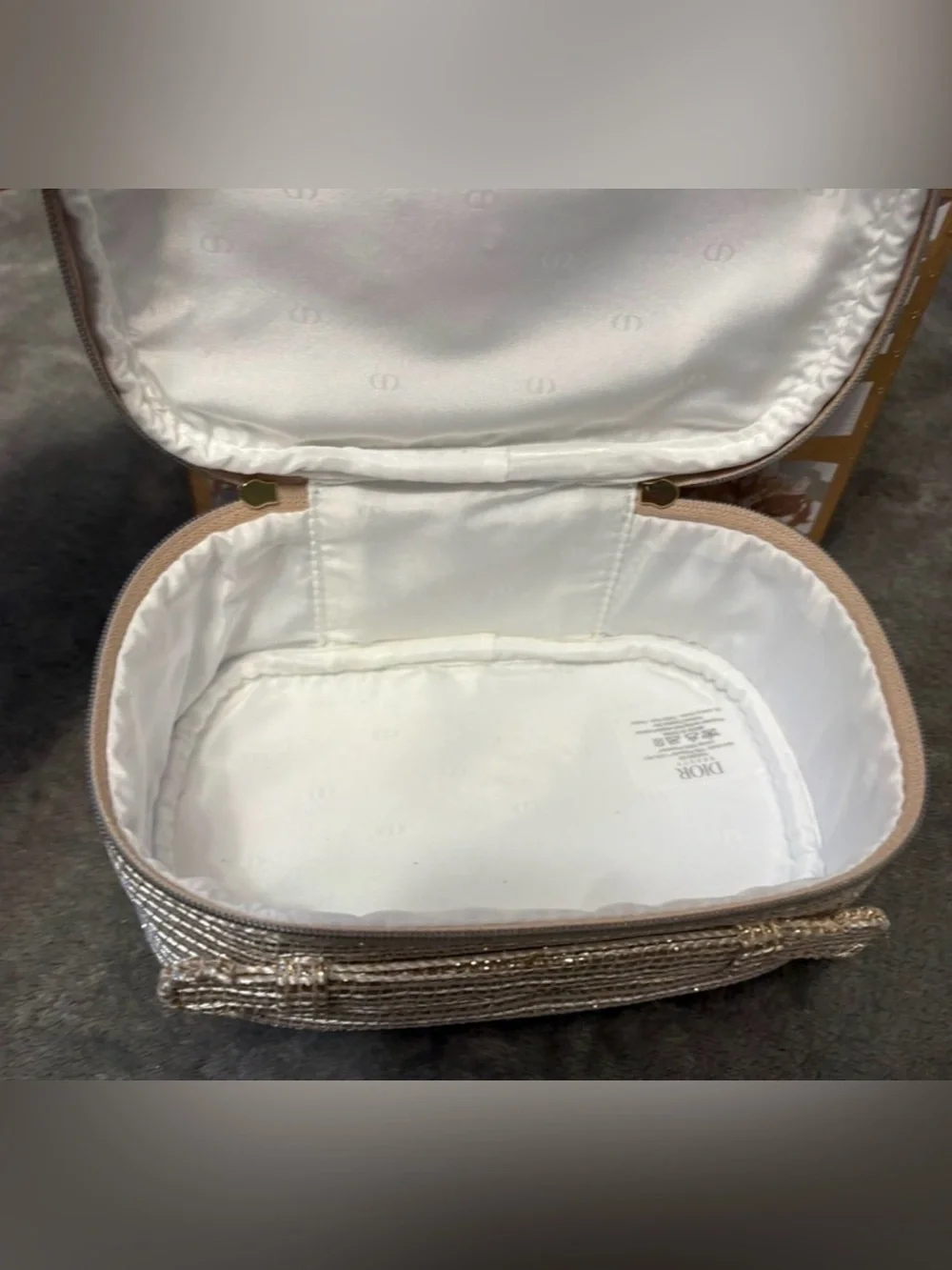 Dior Beauty✨💛💛⭐️GWP Gold Metallic Woven Cosmetic Pouch with CD Emblem